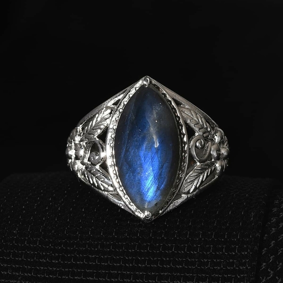 Malagasy Labradorite 7.30 ctw Solitaire Ring - Picture 8 of 8